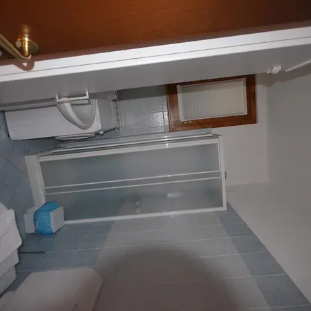 Apartament Leonardo House 1 *